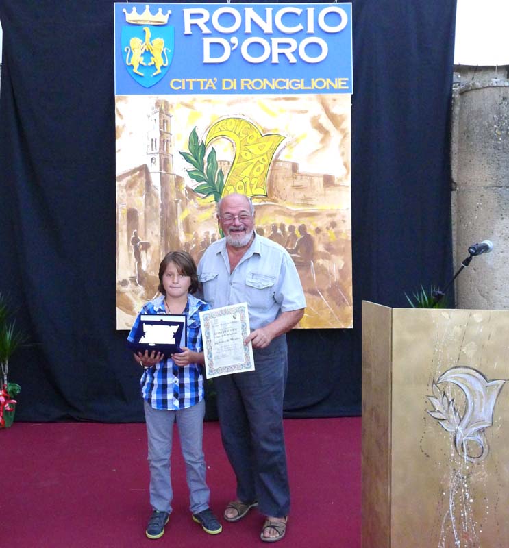 003 (2) - Andrea Petruccelli viene premiato da Flaviano Fabbri Consigliere CRS